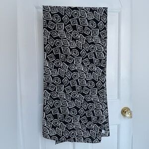 Chic pure silk Black and White Geometric Scarf